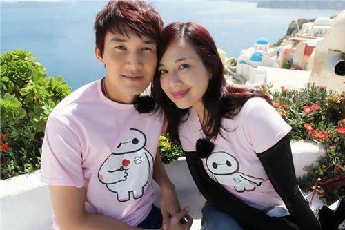 好老公陳松伶老公張鐸簡介（娶大8歲的妻子，姊弟戀多年如一日，至今恩愛如初）