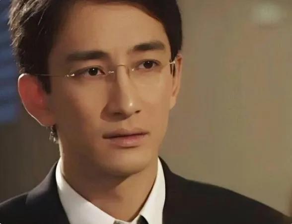 吳啟華：43歲娶22歲石洋子，離婚後依舊把她當女兒寵著