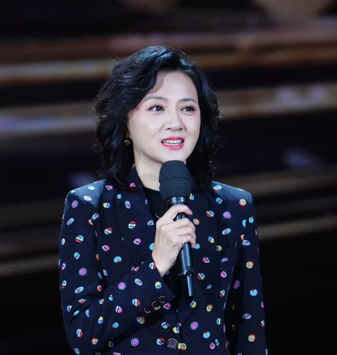 金玉婷的個人資料：5登春晚火遍全國後卻消失，現況如何？