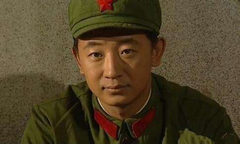 黃海波資料 ：38歲因一則桃色醜聞身敗名裂，7年過去了，終於不「裝」了