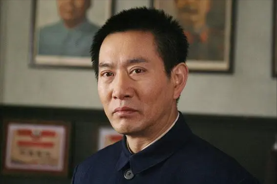 看完他和溫崢嶸的3年，我大概能懂，姚剛為何53歲還堅持寧缺毋濫