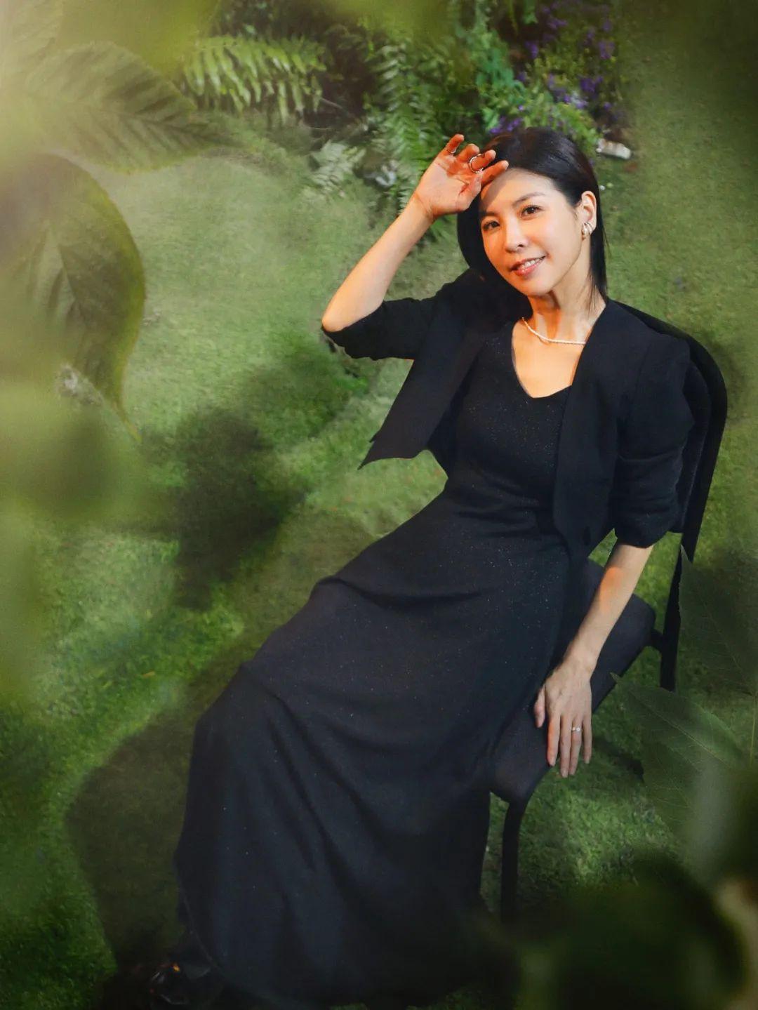 許茹芸老公節目中罕見露面，儒雅氣質，滿眼都是女方