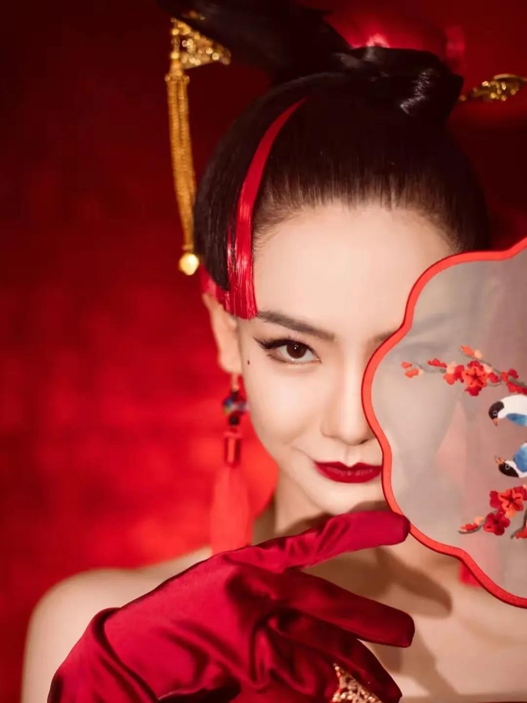 戚薇個人資料；從選秀歌手到實力派演員，多面才女蓄勢待發