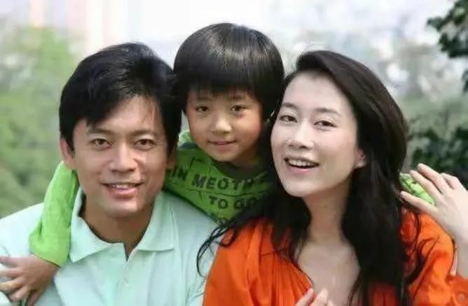 溫崢嶸的老公很神秘，不是何政軍，也不是曲京遠