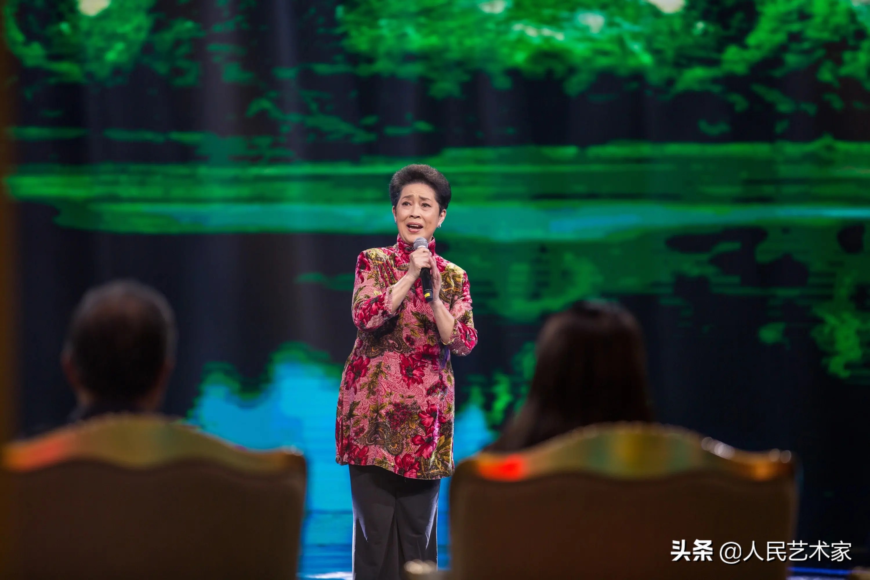 劉三姐簡介(黃婉秋演了“劉三姐”，便一生都是“劉三姐”)