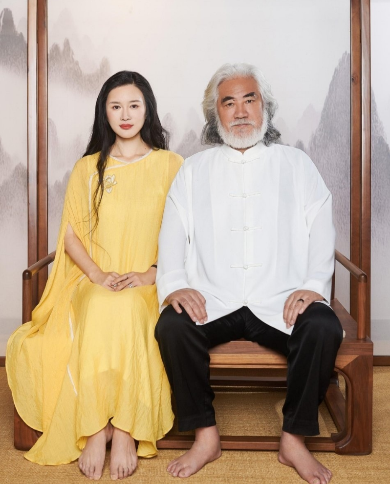 杜星霖簡介（2段婚姻，一婚嫁大20歲台灣富商，二婚嫁大31歲的張紀中）