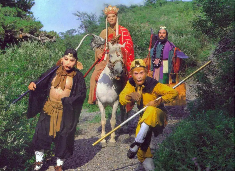 六小齡童簡介(老藝術家六小齡童的墮落史，和他背後的「財富密碼」)