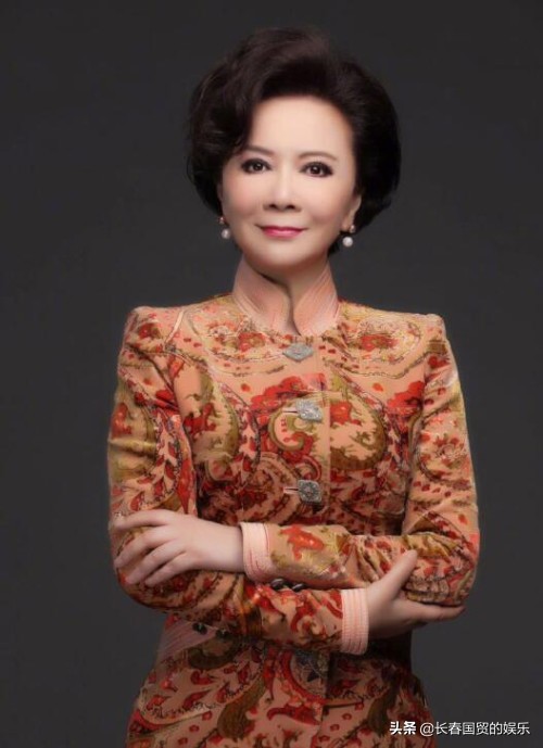 蔡明老公個人資料簡介（是一位有才華的導演，結婚35年恩愛如初）