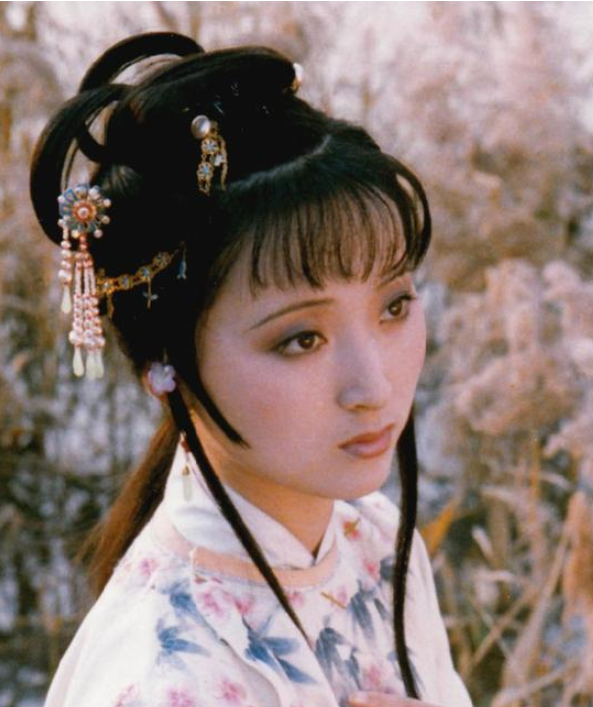 陳曉旭簡介（07年上億身家的林黛玉扮演者陳曉旭病逝，臨終留下遺言：我想往生）