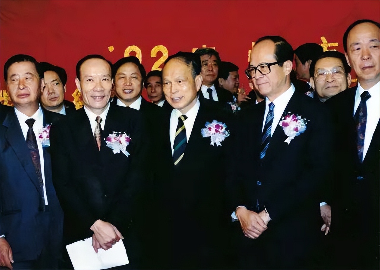 李家誠簡介(李兆基給兒子取名為李家誠，目的是為了對付李嘉誠？根本不是這樣的)