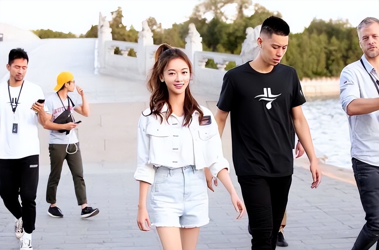 林書豪的簡介(林書豪身價幾億！34歲不找女朋友，其中原因遭球迷曝光)