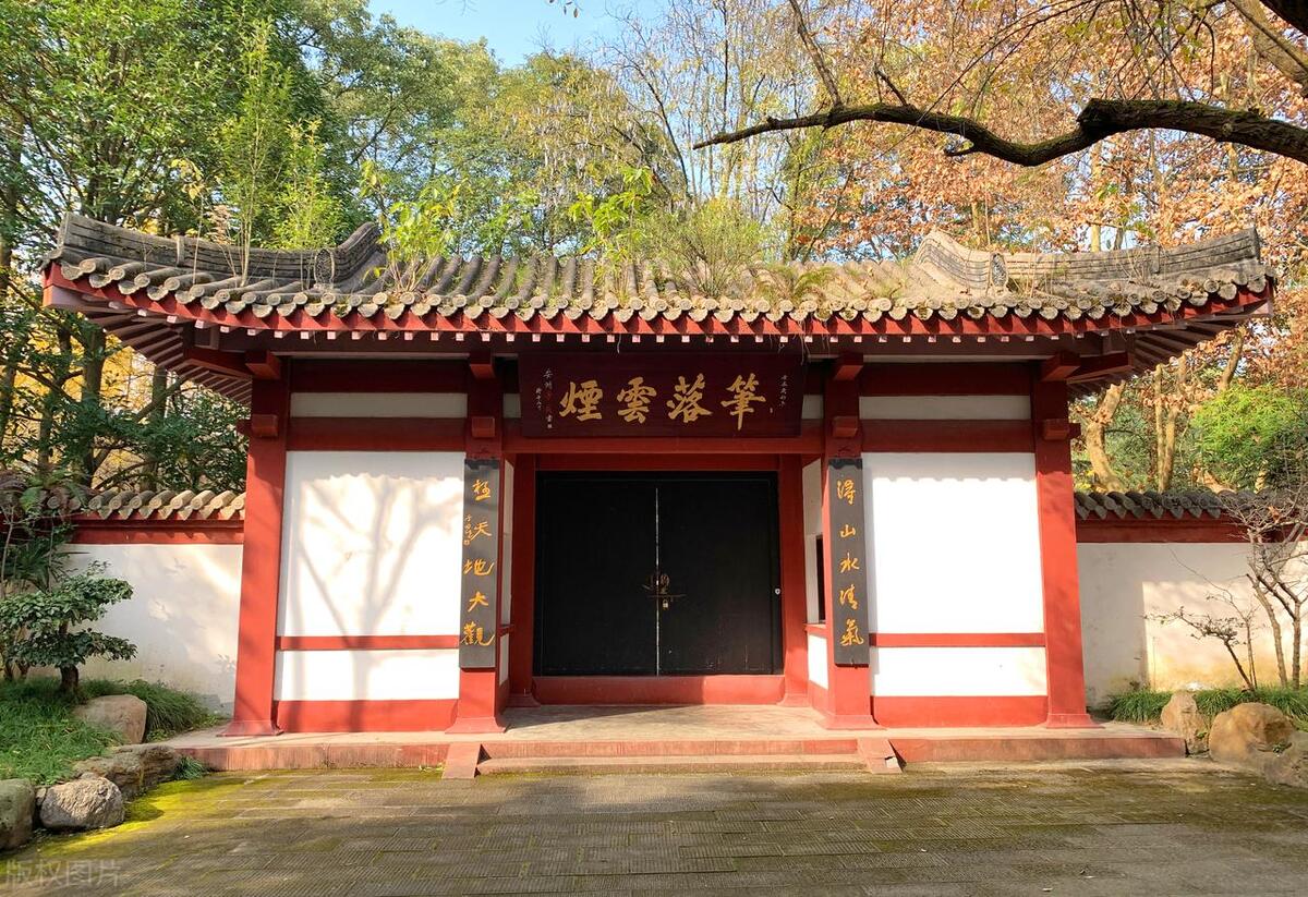 李白簡介生平及作品（李白的生平與創作）