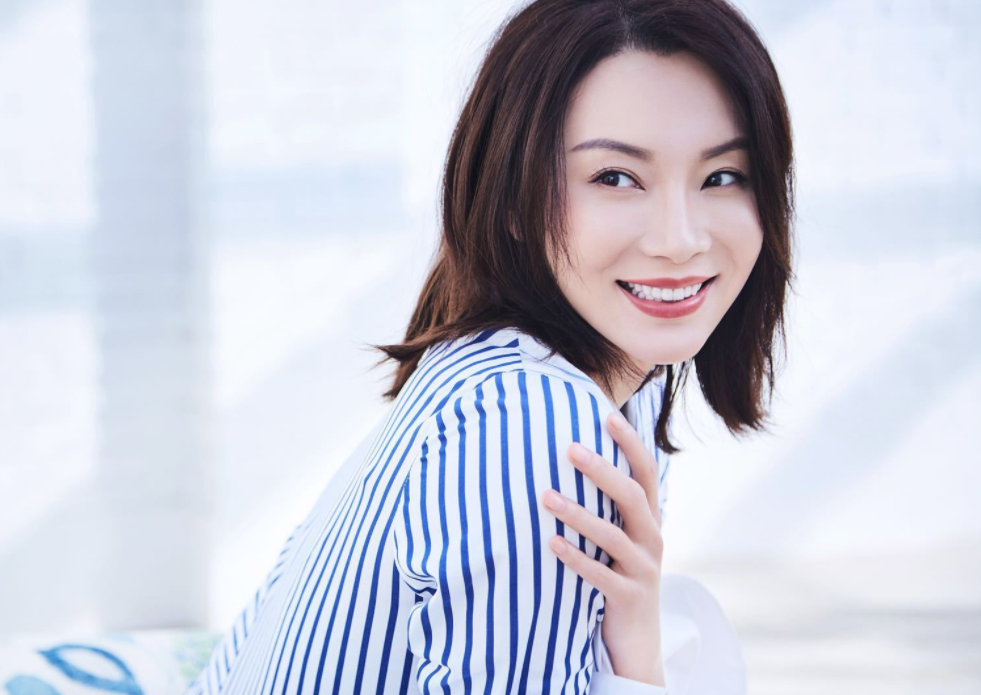 陳數簡介(嫁二婚帶娃鋼琴家，為繼子放棄生育，女神陳數到底追求什麼？)