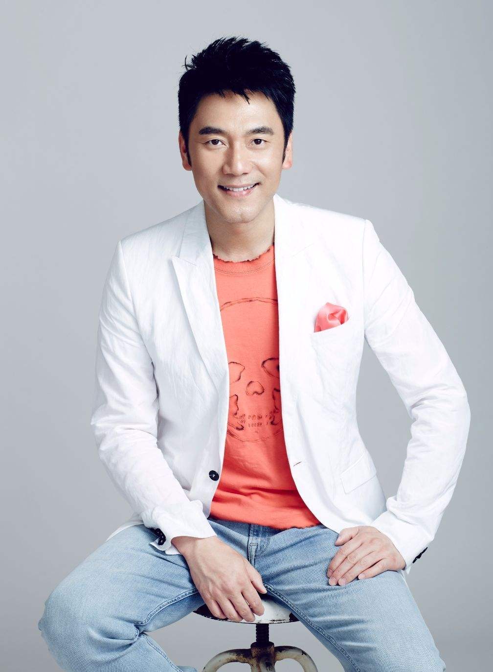 歌手海鳴威簡介(海鳴威：曾被金星勸說改名無果，今38歲「消失」娛樂圈)