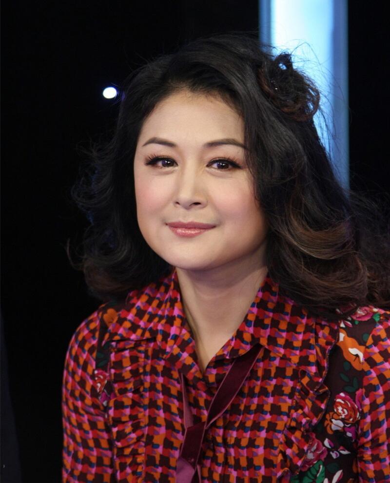 於月仙個人檔案(痛惜！10位車禍過世的明星，最大50歲，最小25歲，有5人未滿30歲)