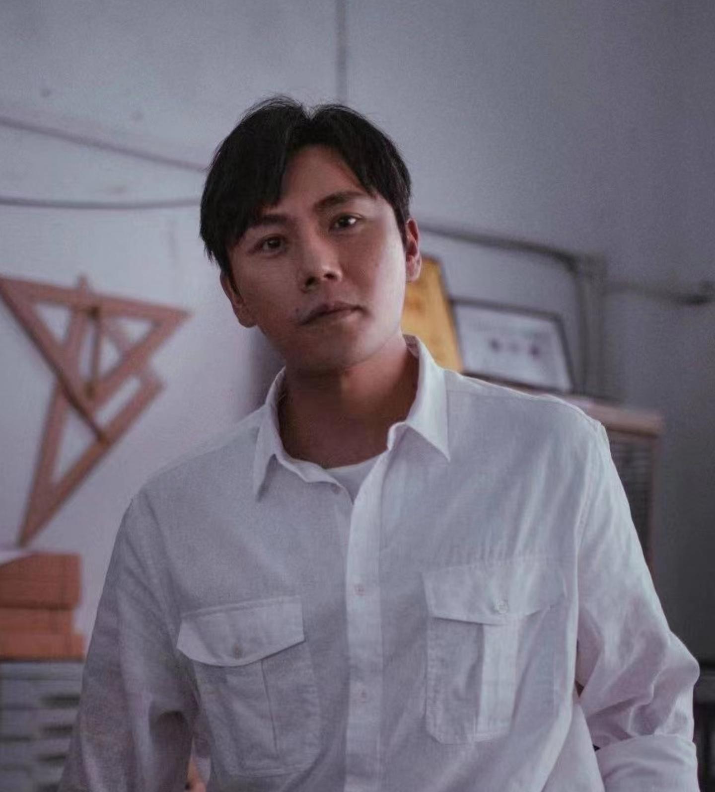 秦昊個人檔案(秦昊帶老婆聚餐惹爭議，私下牽手同桌女生被拍，網友喊話注意影響)