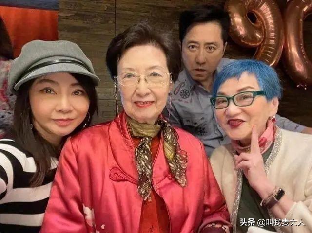 庾澄慶個人資料簡介（庾澄慶為母親慶祝90大壽，現任妻子罕見露面，卻未見伊能靜大兒子）