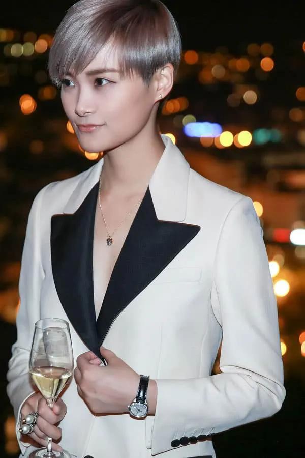 李宇春個人資料簡介（曾被父母催婚，現代年輕人真不急嗎？）