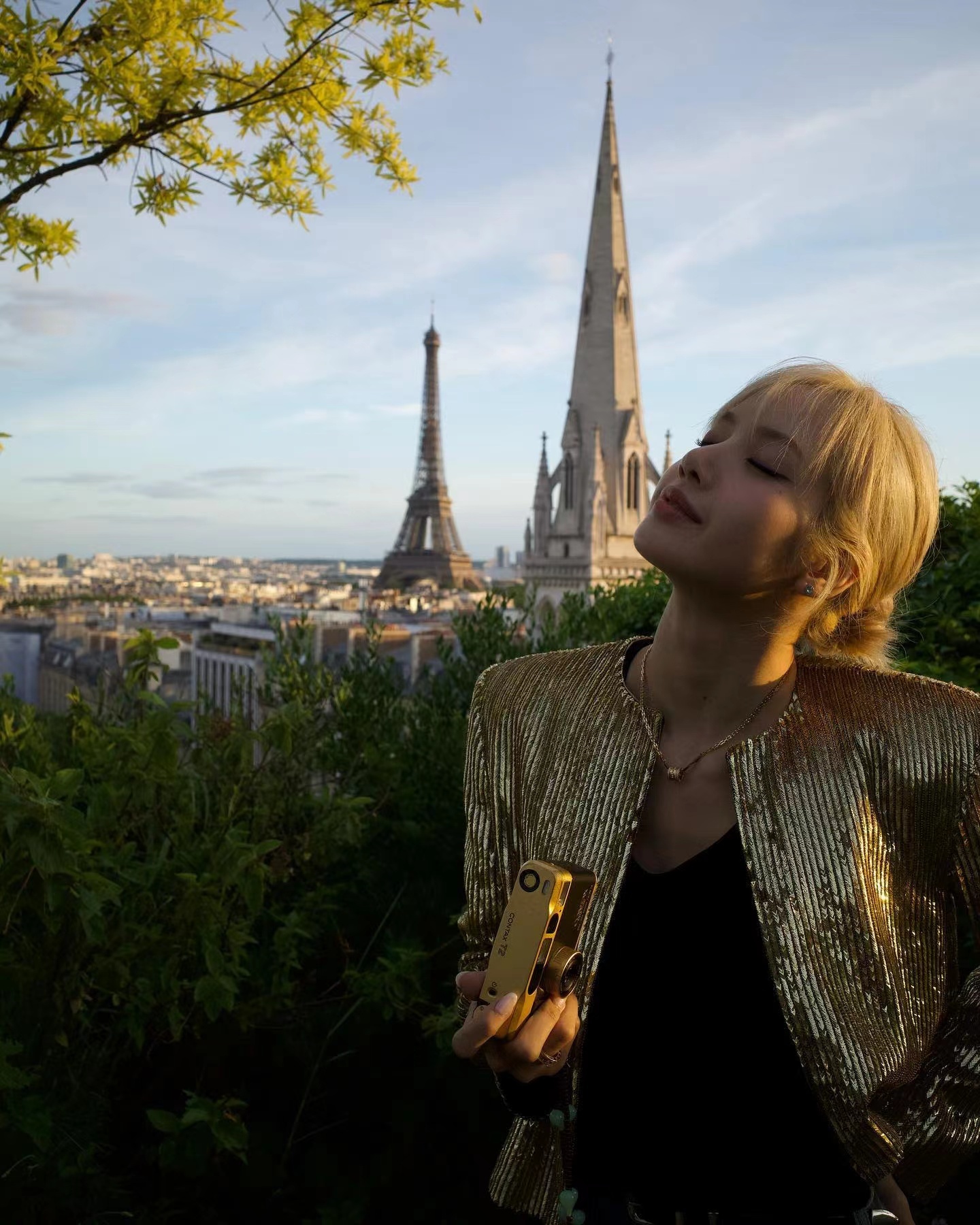 「人間芭比」lisa個人資料簡介（金髮大眼畫報感十足）