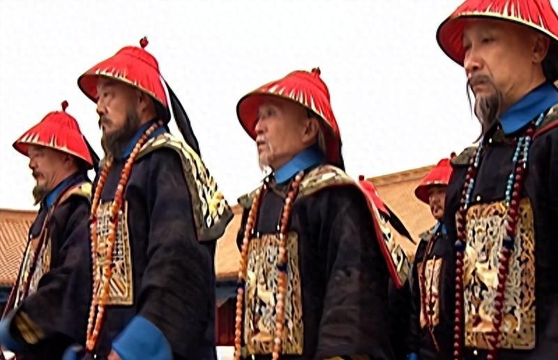 康熙四大輔臣，鰲拜要殺蘇克薩哈，為什麼索尼和遏必隆也想殺他？