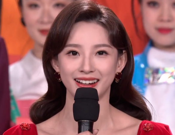 「春晚美女主持人」馬凡舒簡介 個人資料(她的上位史遠比你想像的更精彩)