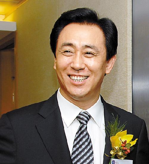 恆大集團董事長是誰(負債8700億，恆大「龍頭」許家印卸任董事)