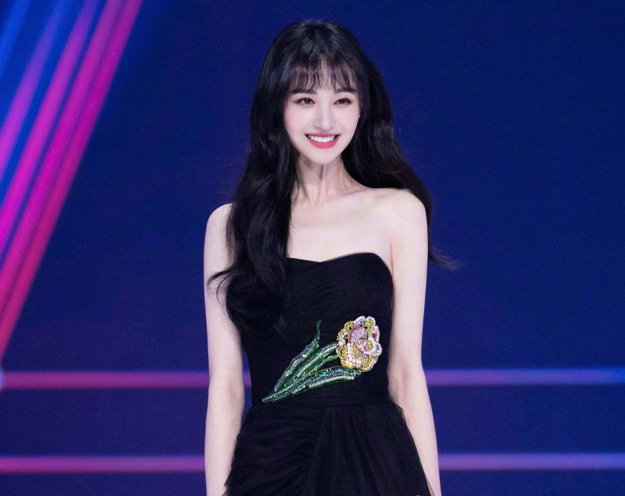 鄭爽是誰(「小仙女」鄭爽的墜落史)