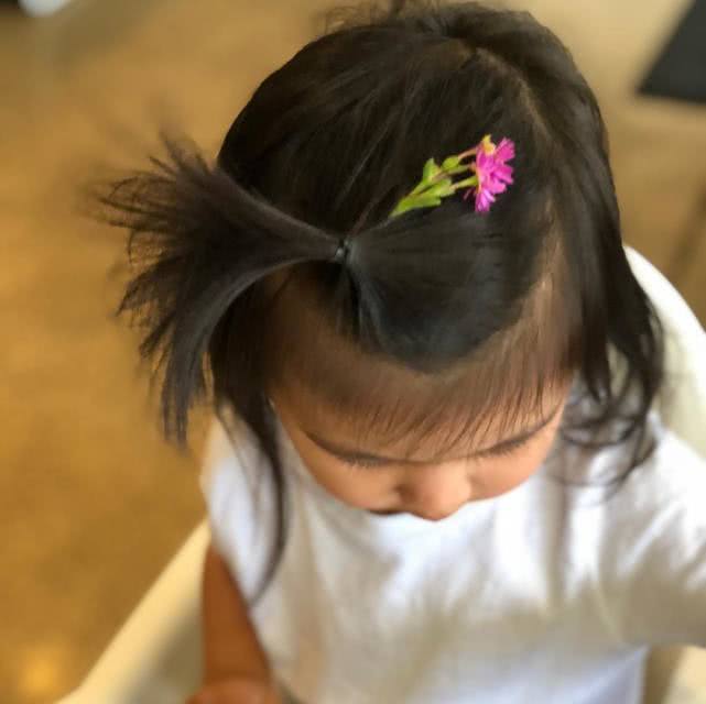 湯唯的老公是誰(湯唯首次公開韓國老公與女兒照片，這才是幸福的樣子)