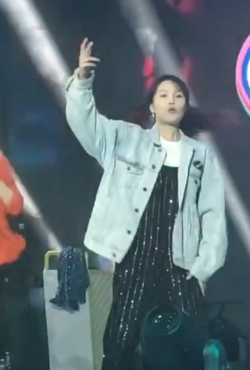 趙本山老婆是誰（趙本山老婆馬麗娟罕見現身，身材略發福，打扮素雅仍難掩闊太氣質）