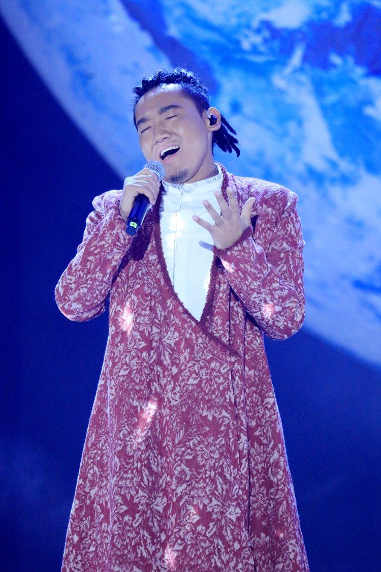 中國新歌聲冠軍是誰（劉歡戰隊的札西平措問鼎《中國新歌聲》冠軍）