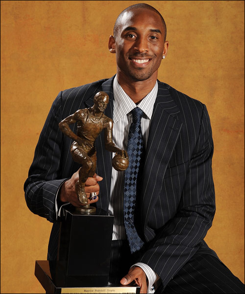 科比簡介（科比生涯榮譽與數據）