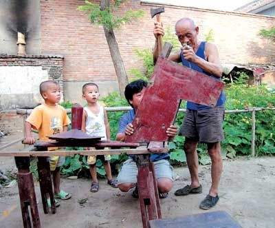 木牛流馬是誰製造的(諸葛亮發明的「木牛流馬」到底是一種什麼玩意？)