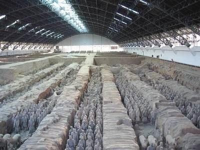 兵馬俑是誰的陪葬(兵馬俑真正的主人不是秦始皇？專家：有證據證明真正主人是「她」)