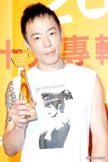 黃貫中是誰(黃貫中，1964年出生香港，吉他手，《三國演義》是不是他寫的)