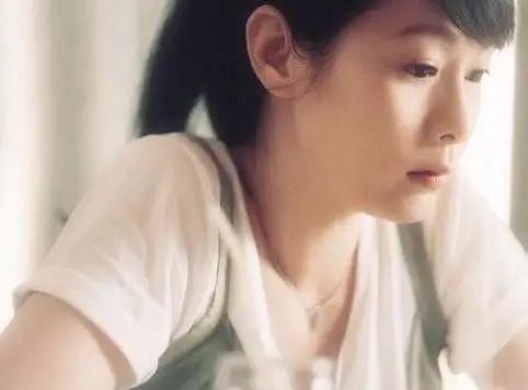 劉若英的老公是誰(劉若英罕見秀恩愛！老公鍾小江帶全家郊遊，5歲兒子腿長比例好)