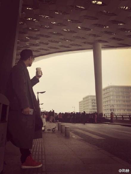 陳赫因在機場遇到誰而自黑是過氣諧星(陳赫機場遇TFboys 感嘆：過氣諧星的孤獨)