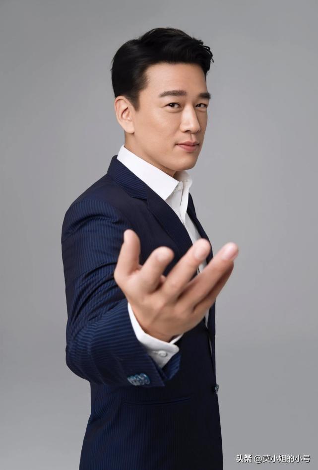 王耀慶個人資料簡介及家庭背景（王耀慶來自台灣，為了不搬家娶房東女兒，因氣質限制演不了窮人）