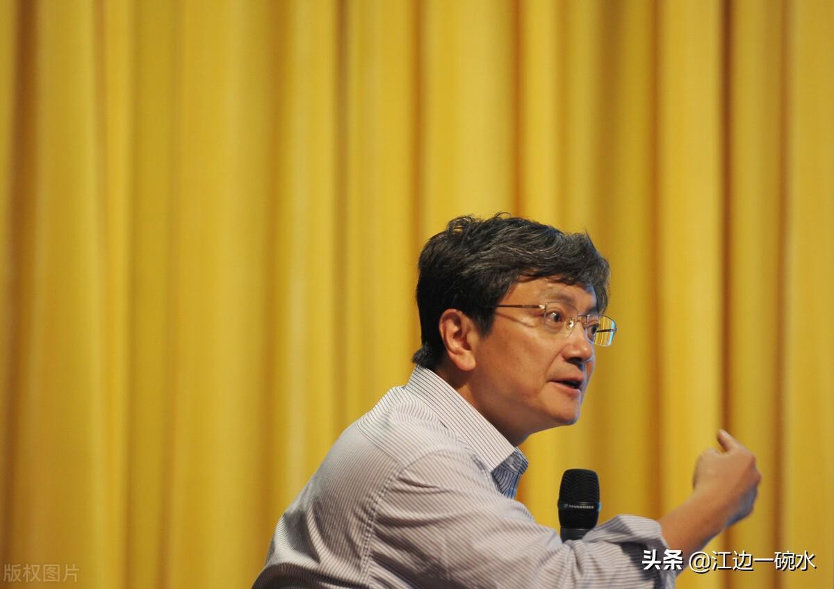 艾躍進的個人簡介（近年來三觀最正，影響巨大的5位教授）