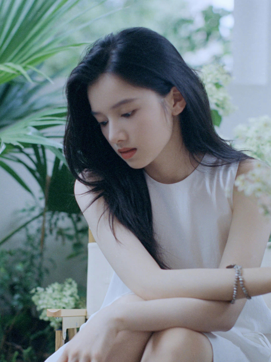 張婧儀個人簡介及資料（鈍感美人張婧儀：她的長相妙在哪裡？）