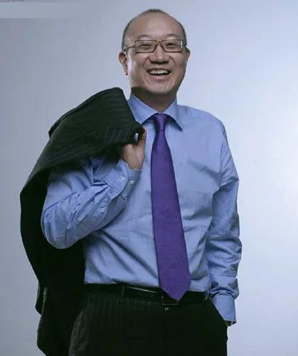 馮崙簡介個人簡歷（「商界思想家」馮崙）