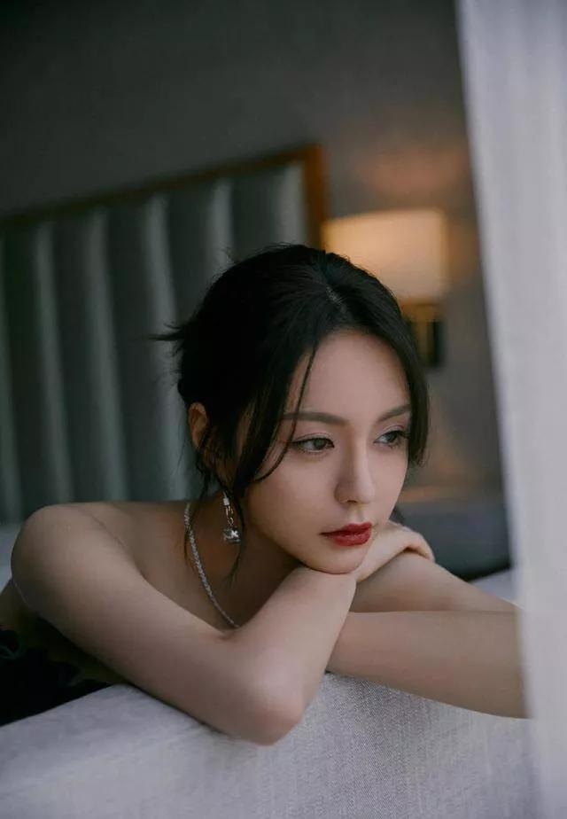 沈夢辰個人資料簡介（主持人中的“新秀”，神采飛揚，光彩照人）