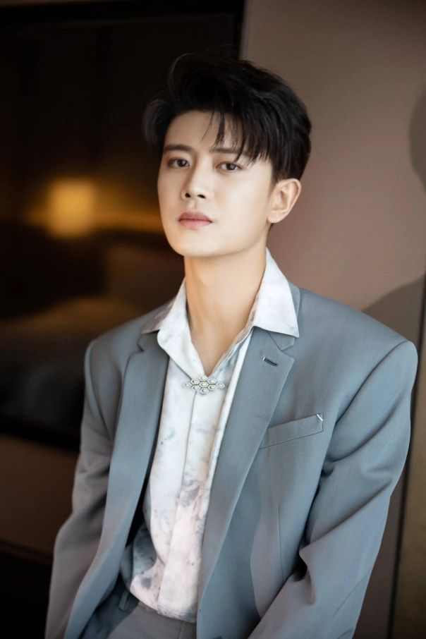 任嘉倫老婆個人簡介聶歡（丈夫成名背後有艱辛，我在家當全職太太也幸福）