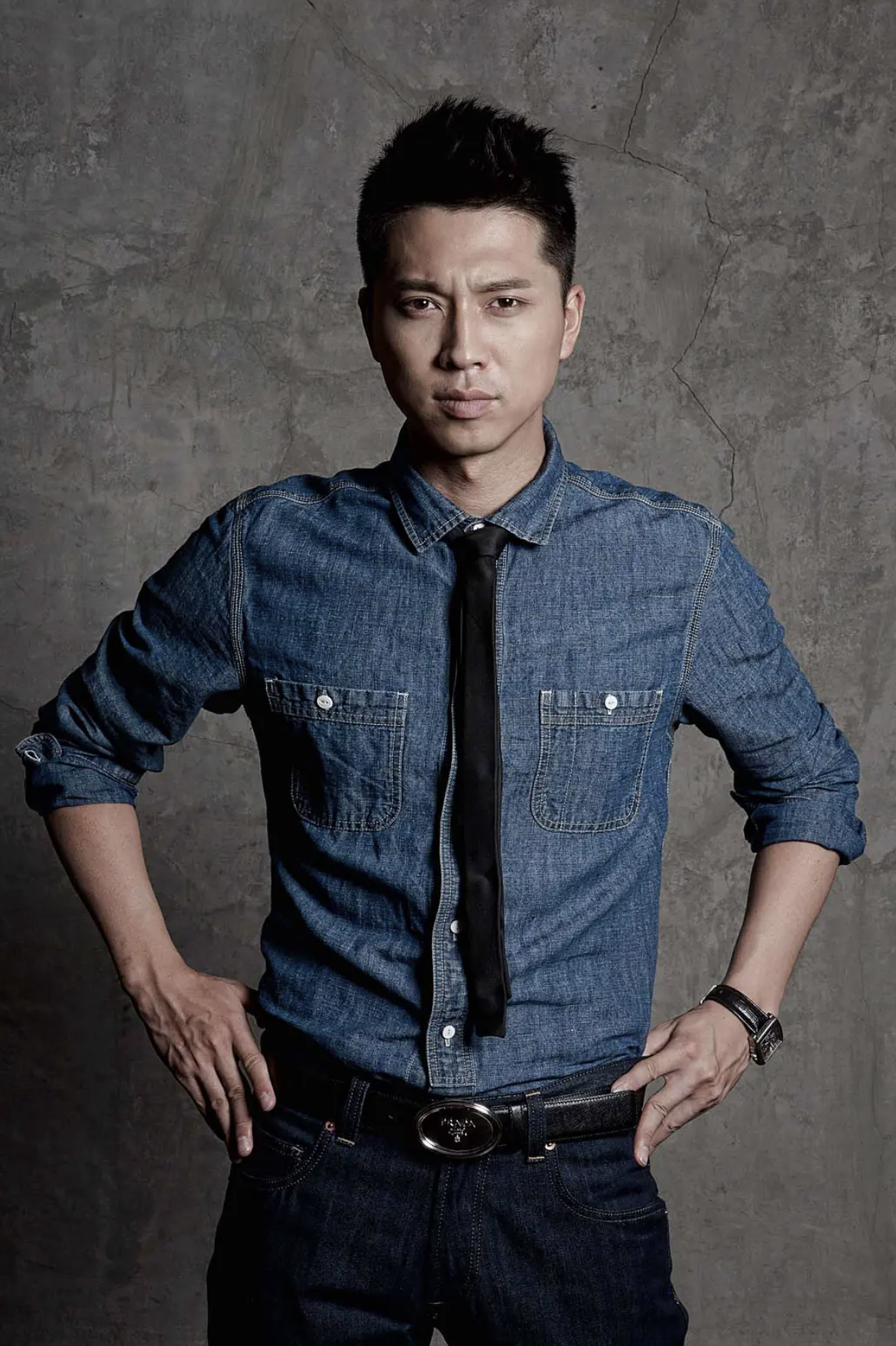 演員王雷個人資料簡介（苦熬8年成名，寵愛李小萌至今無緋聞）