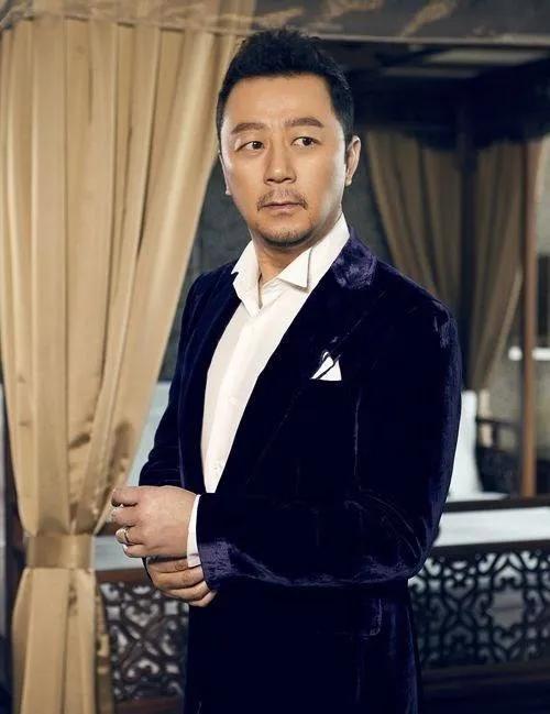 演員郭濤簡歷個人資料簡介（去重慶拍戲時拍來一個老婆，結婚16年生兩子）