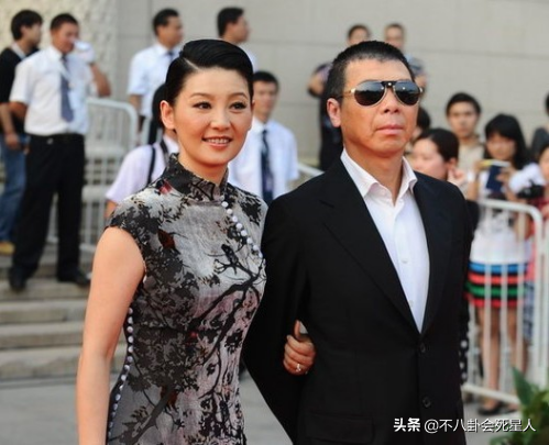 「京圈嫂子」徐帆個人資料簡介(與王志文戀愛被丟行李，忍耐馮小剛緋聞)