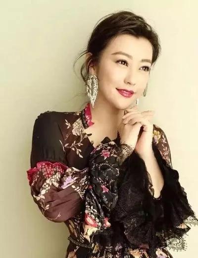 郝蕾的個人資料簡介（二婚嫁普通老公，生下雙胞胎）