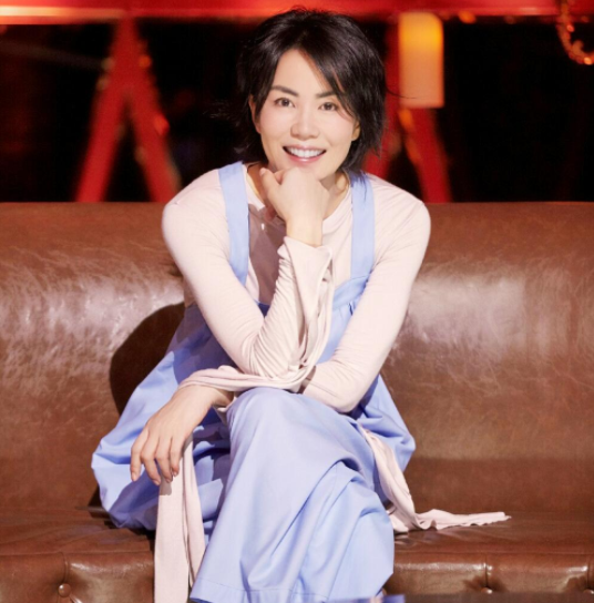 王菲簡介個人資料（王菲：兩婚兩離，53歲和謝霆鋒只戀愛不結婚，今兩個女兒成她煩惱）