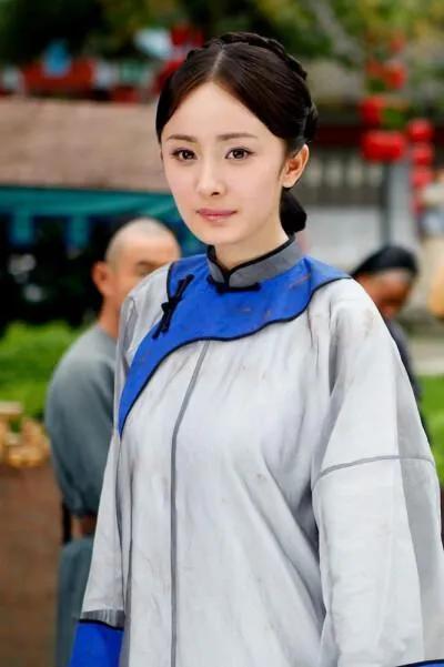 何潤東個人資料簡介及作品（顏值一般的何潤東為何總演英武俊朗的蓋世英雄）