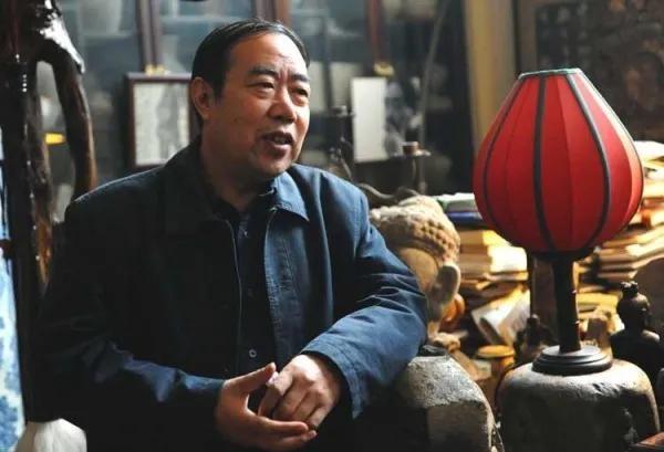 賈平凹簡介代表作品（賈平凹三部曲，描寫尺度堪比金瓶梅，女兒賈淺淺詩作有乃父之風）