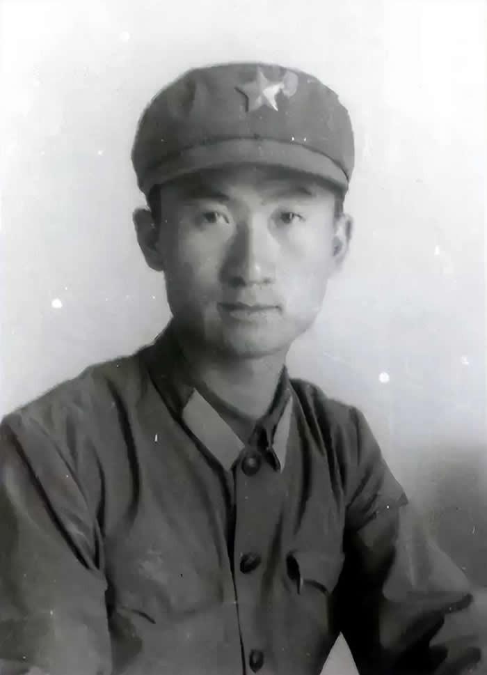 王健林簡介個人資料（王健林的父親：軍人出身，活了101歲，百歲生日時王健林為他祝壽）